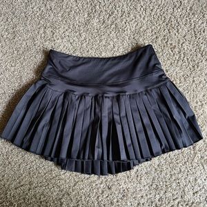 Gold Hinge pleated tennis skirt